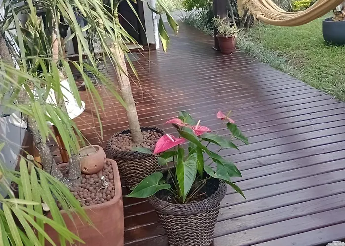 Hotel com piscina: Casa da Sandra